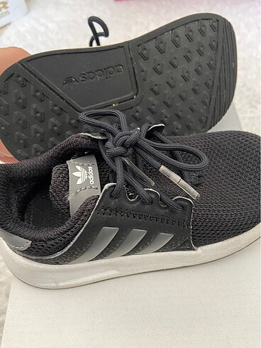 24 Beden siyah Renk Adidas spor ayakkabı