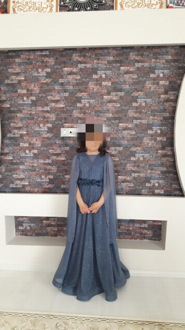 Uzun Kollu Drapeli cocuk abiye - Görsel 3