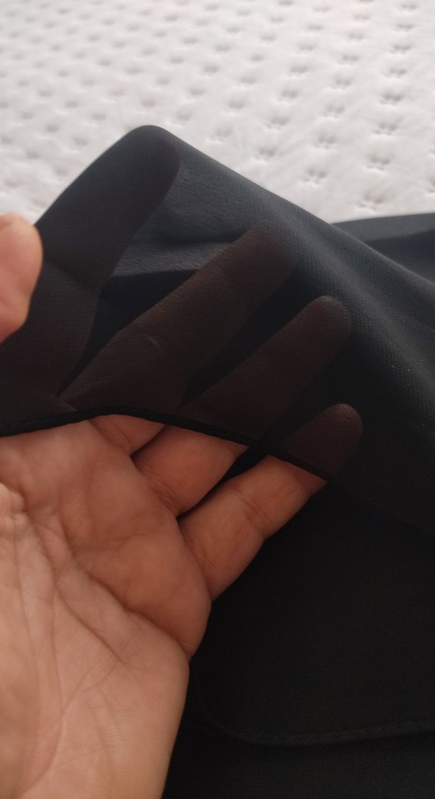 Siyah Dökümlü Kadın Şal - Görsel 3