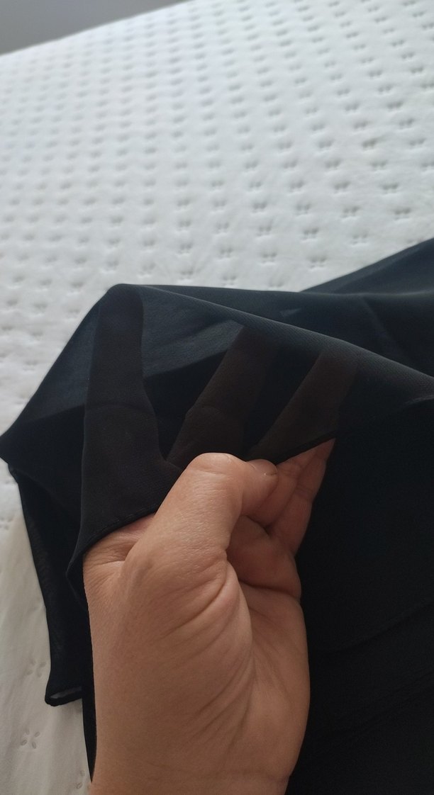 Siyah Dökümlü Kadın Şal - Görsel 2