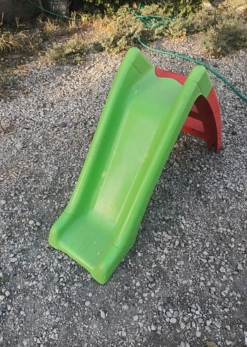 Çocuklar için Yeşil Kaydırak