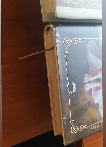  Beden Renk Kitap Yabancı yayınları Katie Alender