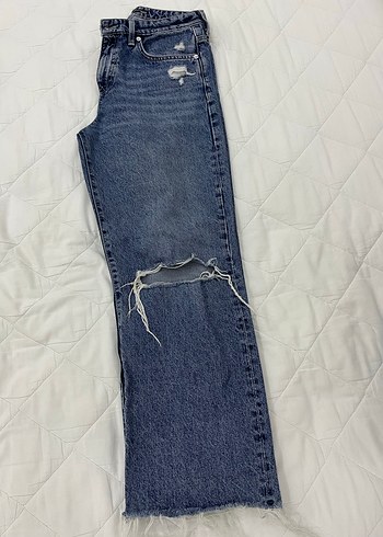 Gri Tonlu Yırtık Detaylı Kadın Jean