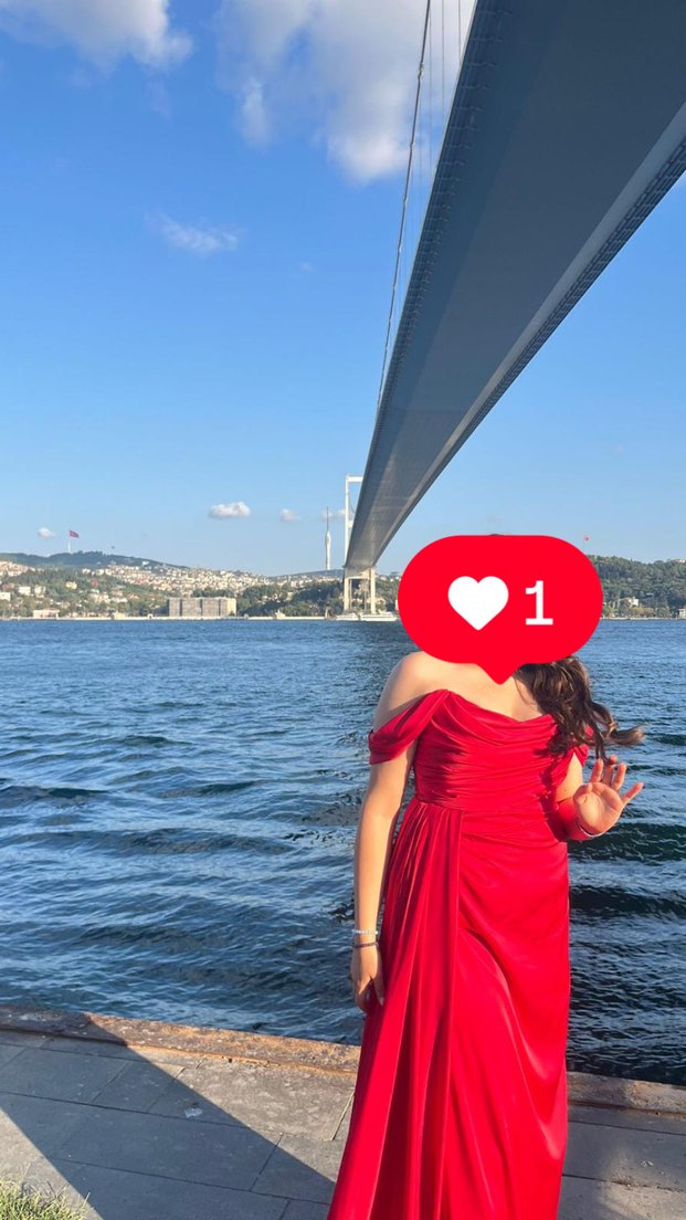 AlfaBeta Yırtmaçlı Drapeli Kırmızı Uzun Abiye Elbise - Görsel 4