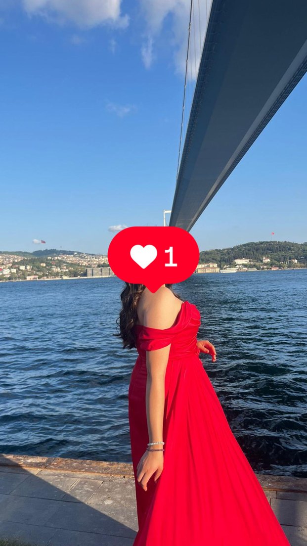 AlfaBeta Yırtmaçlı Drapeli Kırmızı Uzun Abiye Elbise - Görsel 3