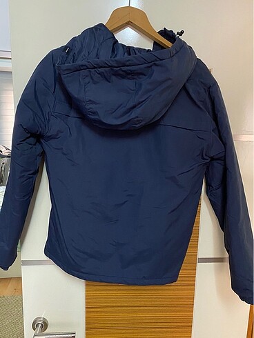 m Beden Pull and Bear yağmurluk