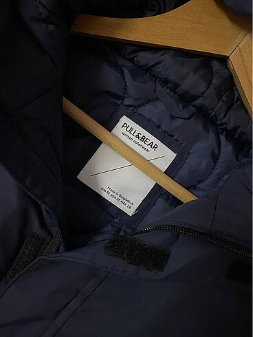 m Beden lacivert Renk Pull and Bear yağmurluk