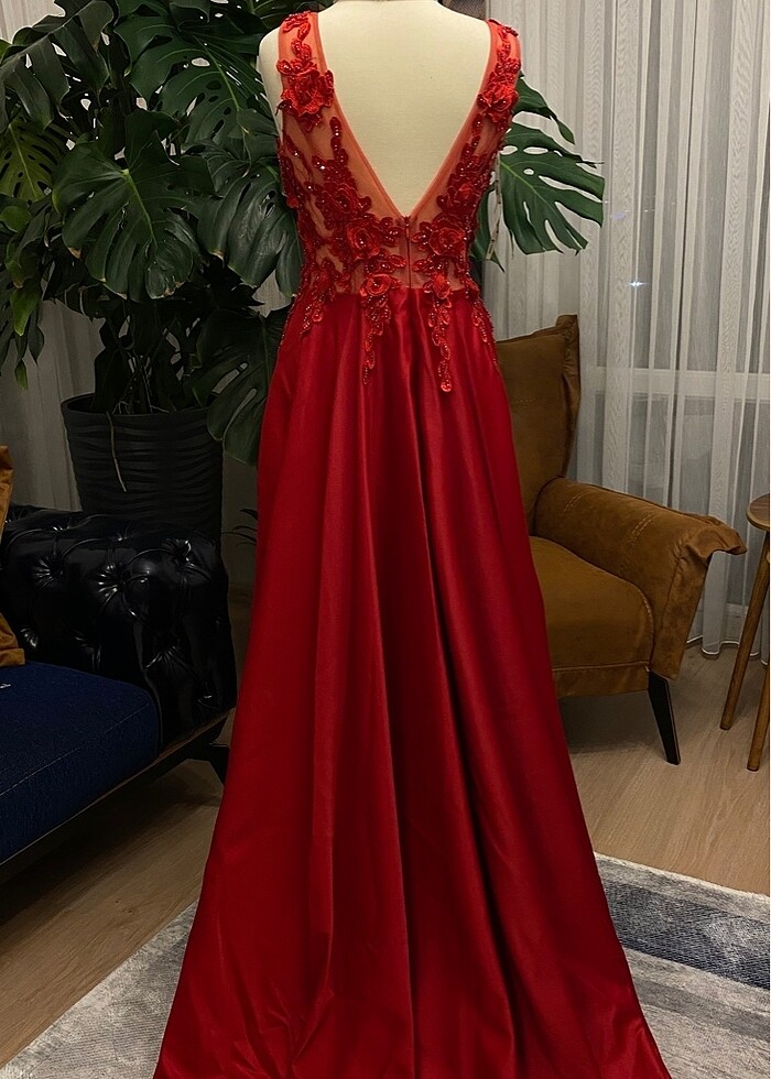 Kırmızı abiye - Görsel 2