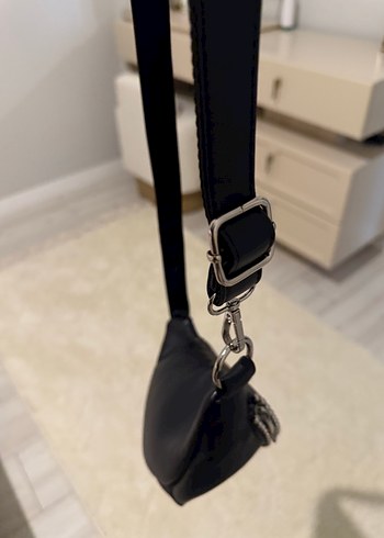 Siyah Deri Kemerli Kadın Çapraz Çanta bershka - Görsel 4