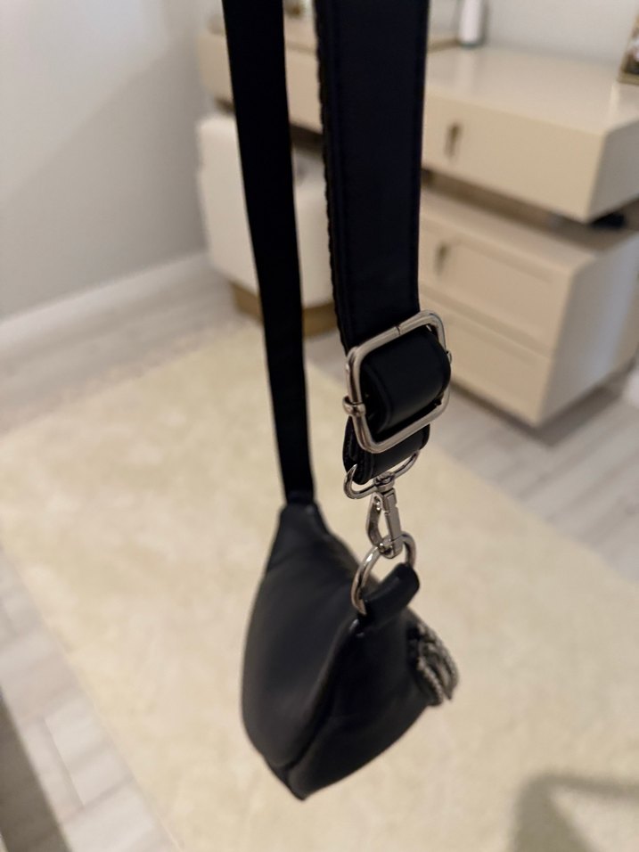 Siyah Deri Kemerli Kadın Çapraz Çanta bershka - Görsel 4
