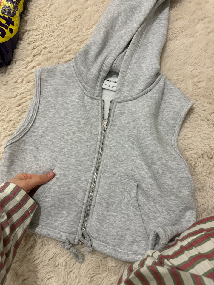 Kapüşonlu Fermuarlı Yelek bershka - Görsel 3