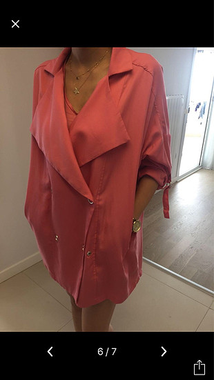 Mango pembe trençkot