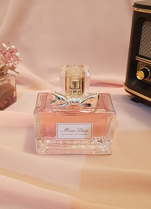 Beden Renk CHRISTIAN DIOR MISS DIOR ABSOLUTELY BLOOMING 100 ML EDP