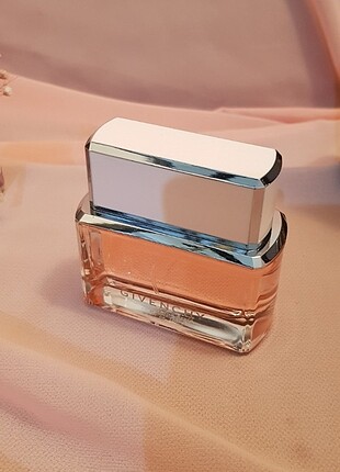 Beden Renk GIVENCHY DAHLIA NOİR 50 ML EDP