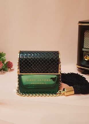 Beden MARC JACOBS DECADENCE 50 ML EDP