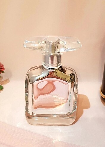 Beden Renk NARCISO RODRİGUEZ ESSENCE 50 ML EDP