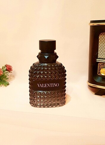 Valentino VALENTINO BORN IN ROMA UOMO 50 ML EDT erkek 