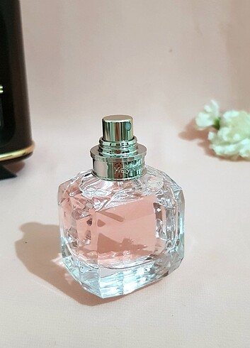 Beden YVES SAINT LAURENT MON PARIS 30 ML EDP