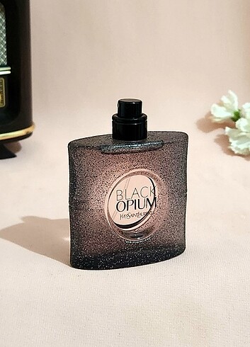 Beden YVES SAINT LAURENT BLACK OPİUM 30 ML