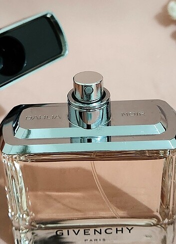 Beden Renk GIVENCHY DAHLIA NOİR 75 ML EDP