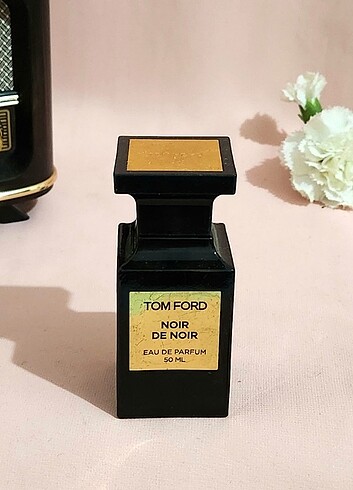 Beden TOM FORD NOIR DE NOIR 50 ML EDP