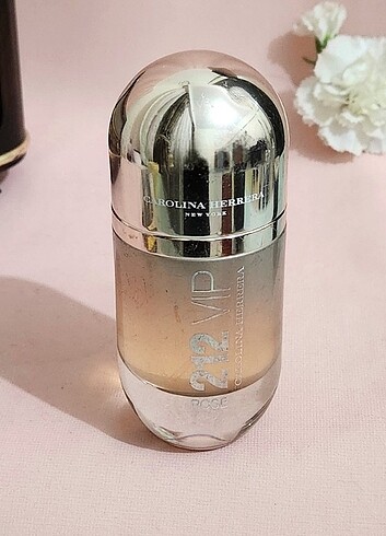 CAROLINA HERRERA 212 VIP ROSE 50 ML EDP 
