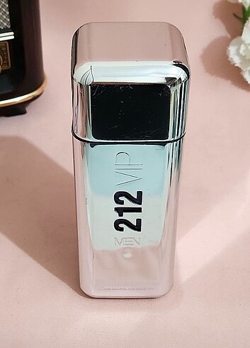Carolina Herrera CAROLINA HERRERA 212 VIP 100 ML EDT erkek