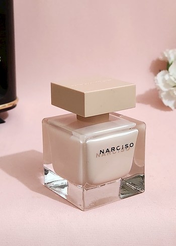 NARCISO RODRİGUEZ POUDREE 50 ML EDP