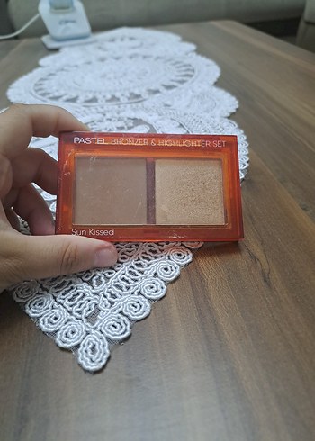 Bej Pastel Bronzer ve Aydınlatıcı Seti