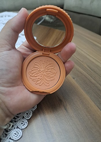 Bej Parlak Allık