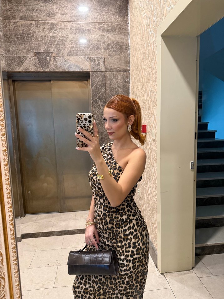 Kahverengi Leopar Desenli Uzun Straplez Elbise - Görsel 4