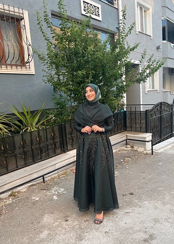 Yeşil Uzun Kollu Dökümlü Etnik Desenli Abiye Elbise