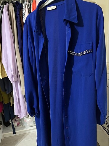 Saks mavisi tunik