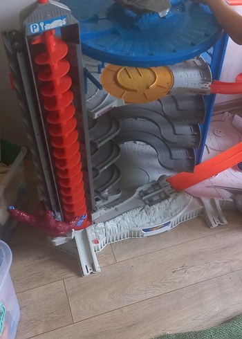 Hot Wheels Çocuklar için Çok Katmanlı Oyun Seti
