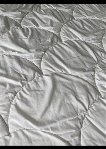 Gri Tonlu Beyaz Düz Desen Yorgan - Görsel 3