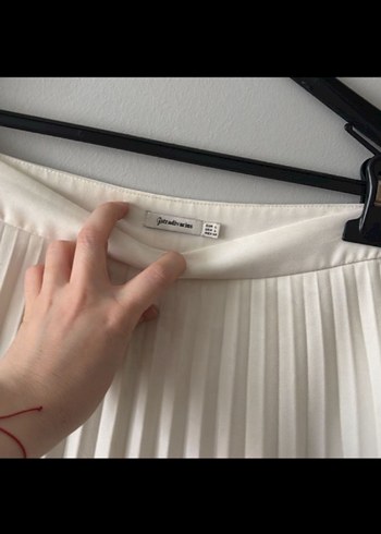 Beyaz Piliseli Midi Etek - Görsel 2