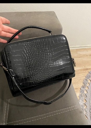 DERIMOD Siyah Yılan Desenli Fermuarlı Kadın Çanta - Görsel 5