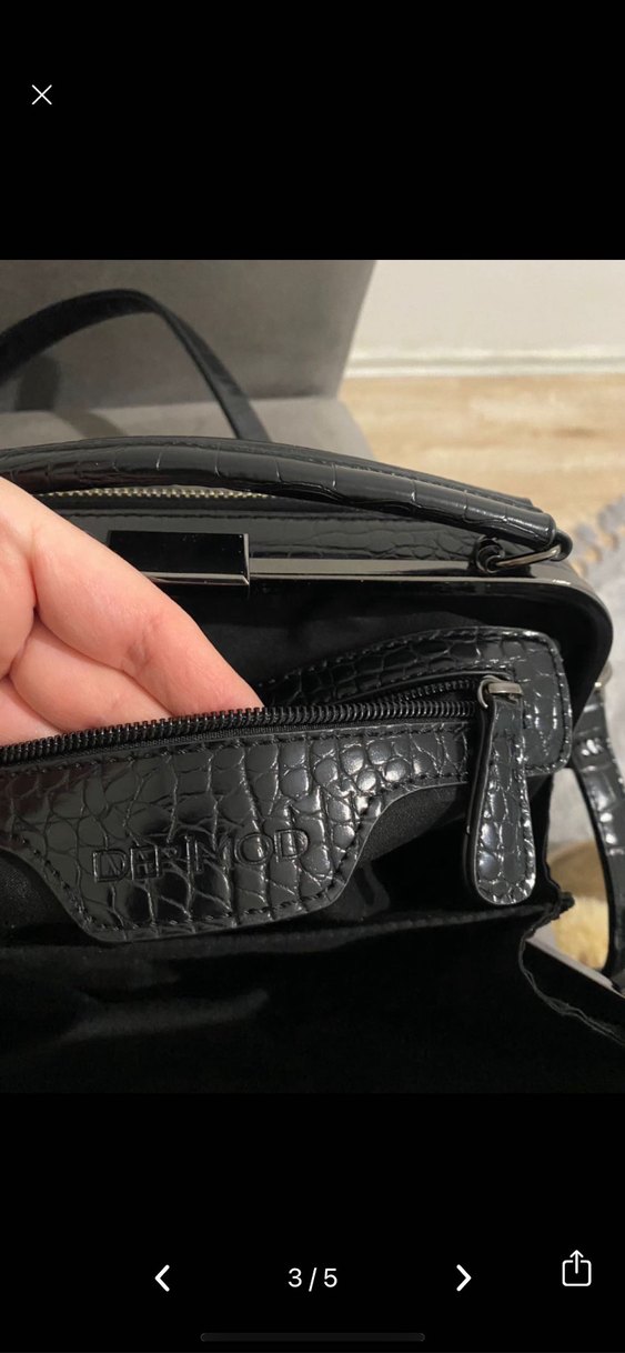 DERIMOD Siyah Yılan Desenli Fermuarlı Kadın Çanta - Görsel 3