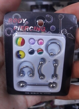 Body piercing set 