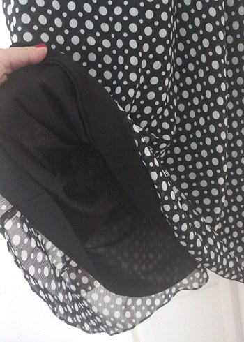 Siyah Puantiyeli Midi Kolsuz Elbise - Görsel 4