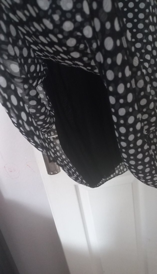 Siyah Puantiyeli Midi Kolsuz Elbise - Görsel 5