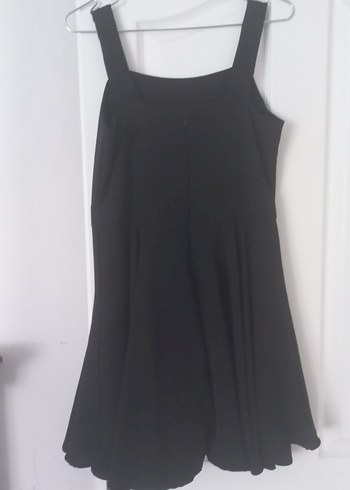 Drapeli Siyah Midi Askılı ve şortlu Elbise - Görsel 2