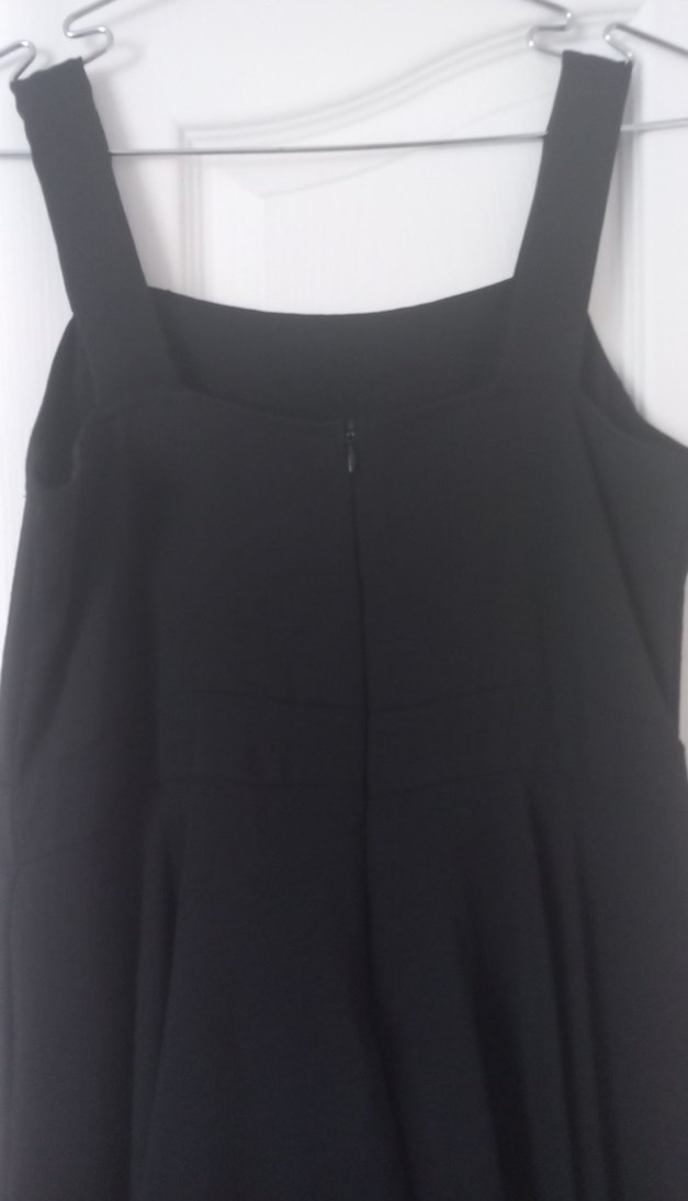 Drapeli Siyah Midi Askılı ve şortlu Elbise - Görsel 3