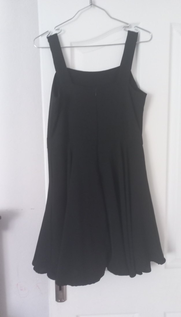 Drapeli Siyah Midi Askılı ve şortlu Elbise - Görsel 2