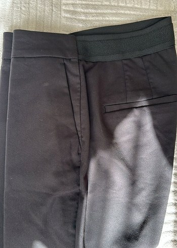 Zara Kadın Siyah Pilili Kumaş Pantolon
