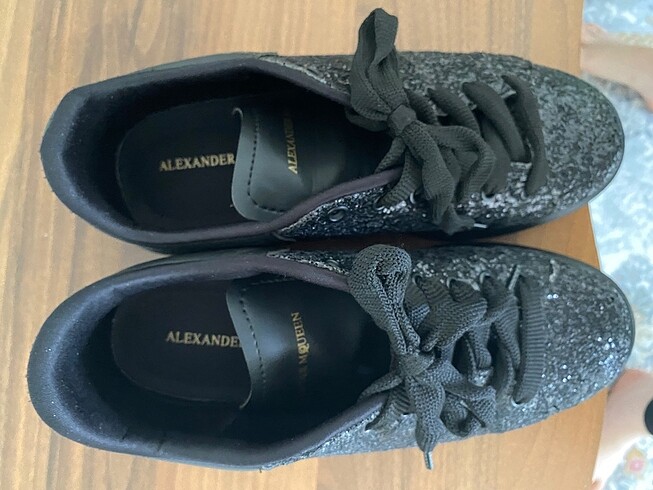 40 Beden Alexander mcquenn