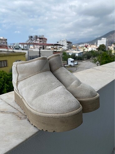Ugg bot
