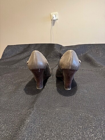40 Beden gri Renk Nine West marka, 40 numara, dolgu topuklu ayakkabı