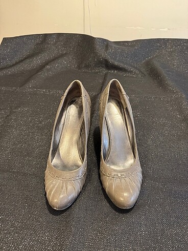 Nine West marka, 40 numara, dolgu topuklu ayakkabı