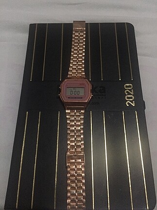 Saat Roze renk